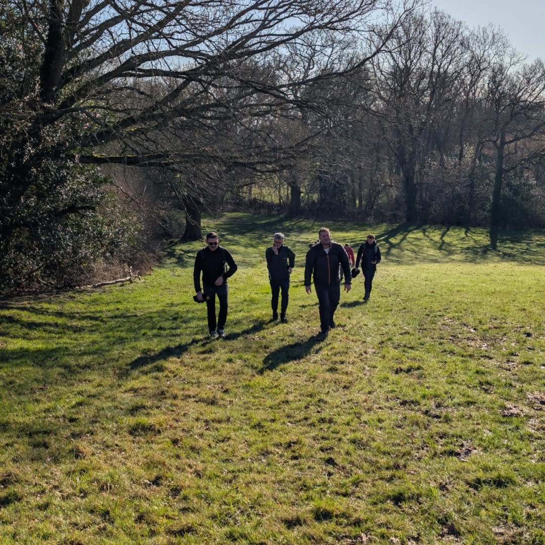 EmoL911's tweet photo. Such a path is also a unique kind of scenery
#LeithHillTower #SurreyViews #HistoricEngland #BritishCountryside #ElegantEscape https://t.co/pRB2IkUboL