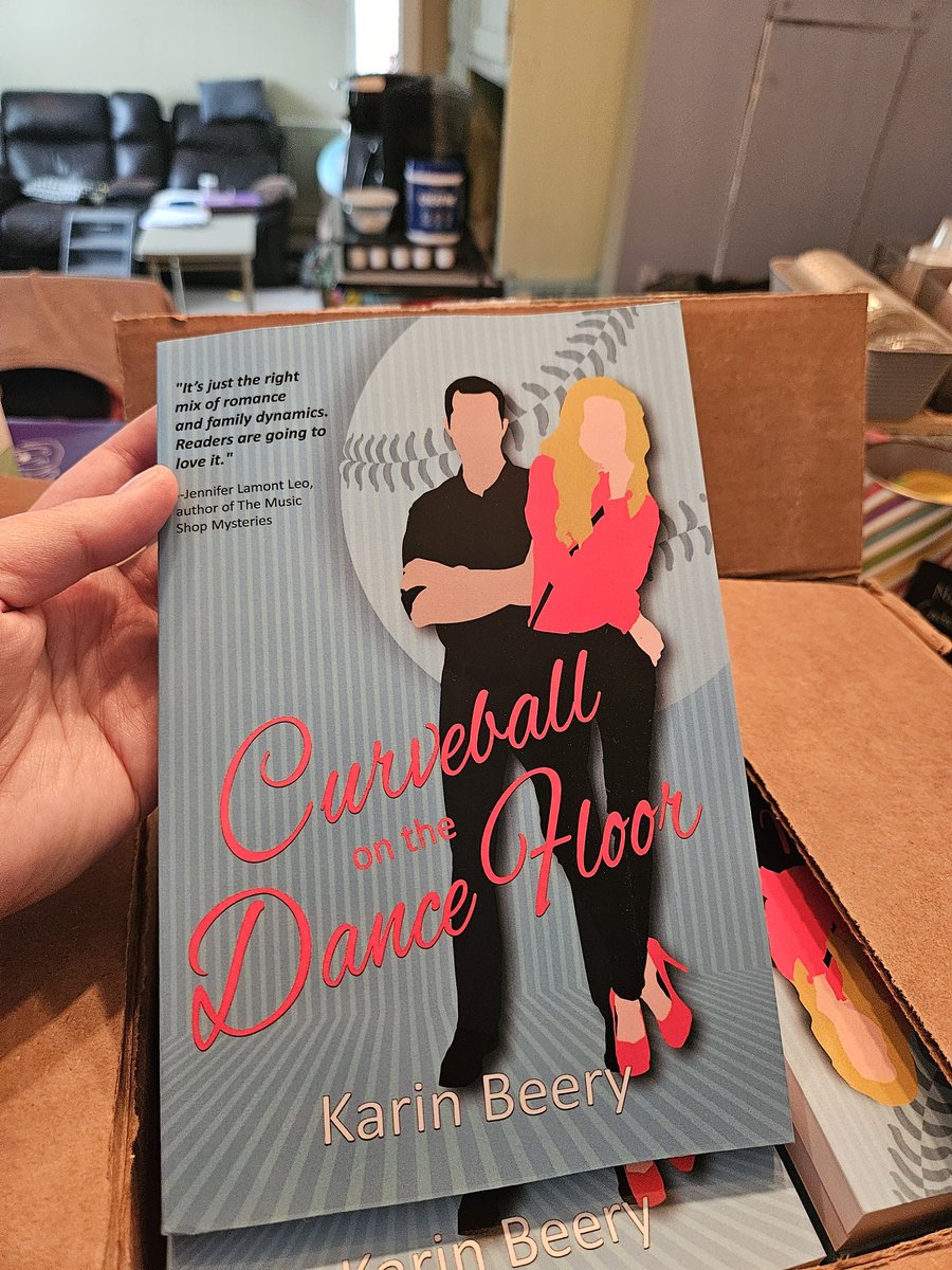 Author copies have arrived!!

#preorderhere amzn.to/48JVgIK
#romancebook