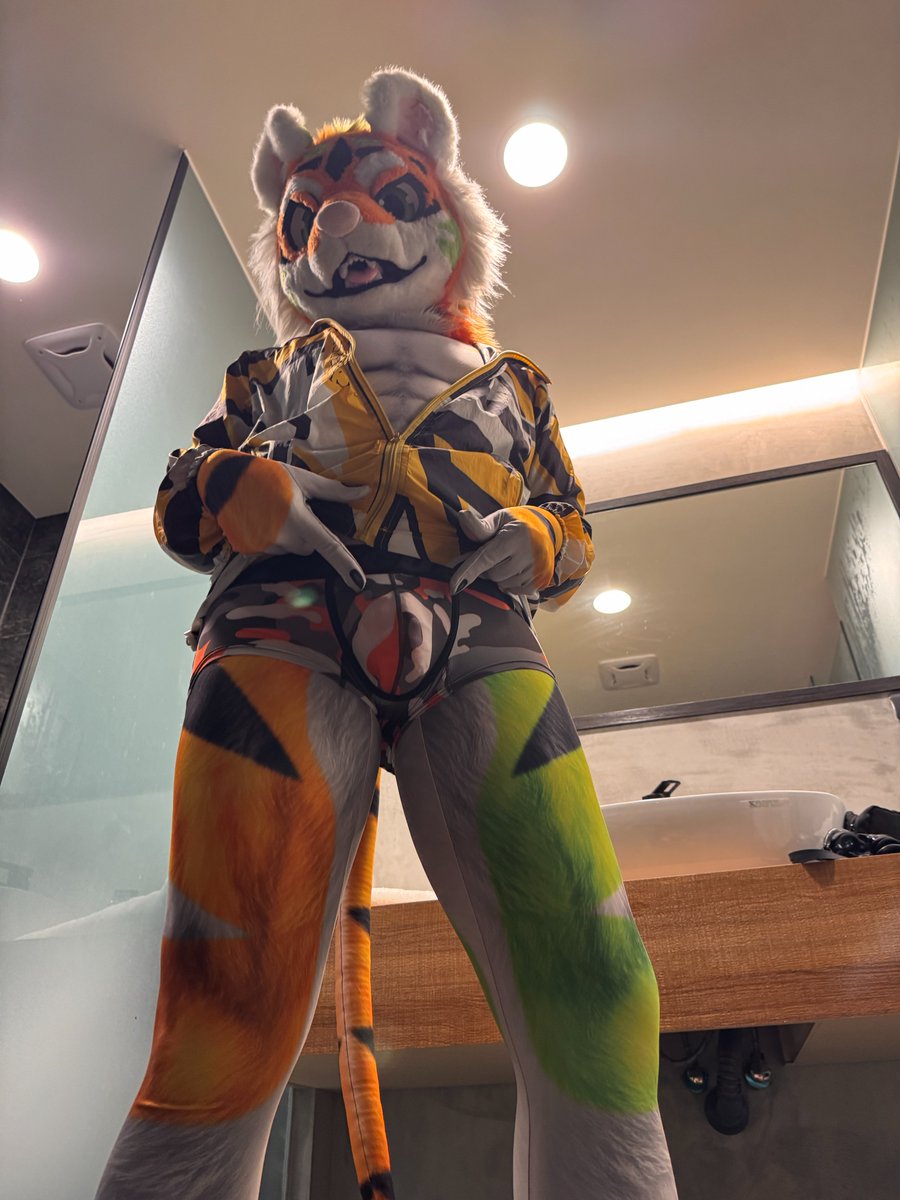 たまに🅿️で～

#FursuitFriday