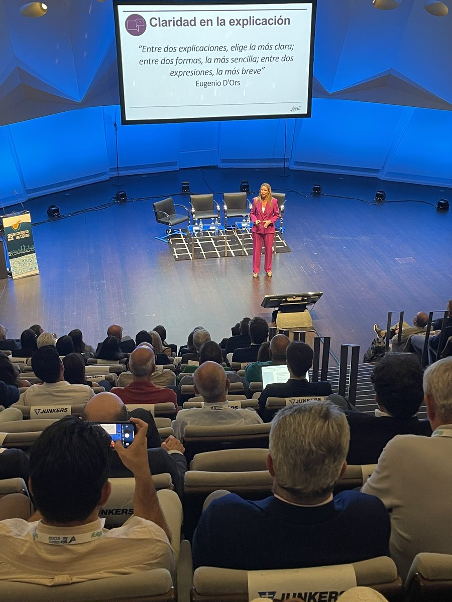 En el 35º Congreso <a href="/CONAIF/">Conaif instaladores</a> comienza la ponencia “Hablar en público y comunicación interna” el arte de comunicar de manera excelente por Anne Igartiburu, presentadora y actriz. 

“No hay mejor comunicación la que se ensaya mil veces”

🧶👇