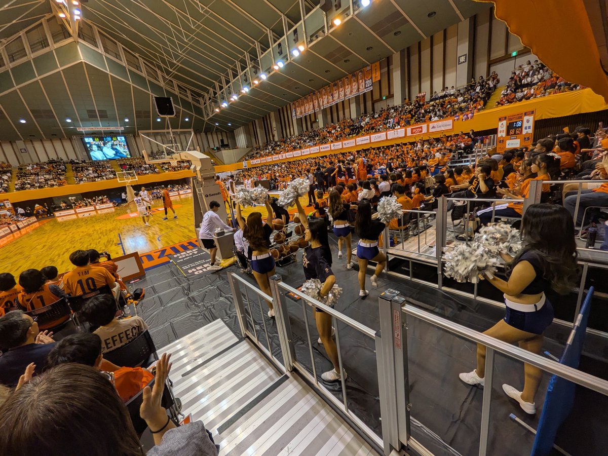 勝ったぁ🏀🧡
隣にずっとベルーナがいて
半分そっち見てたな🥹