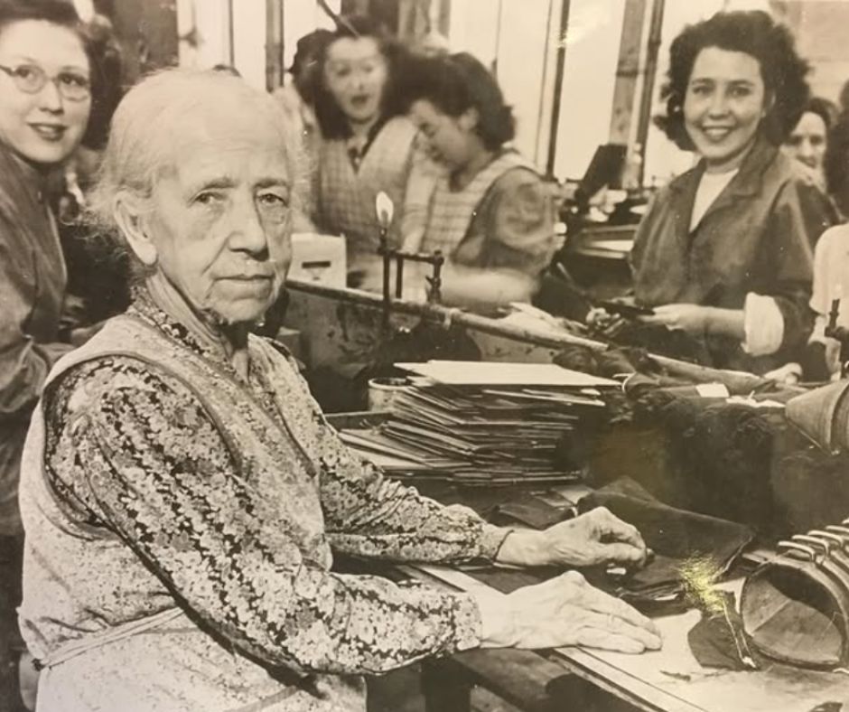 Harriet Collington was a worker at E. Hawley Ltd in Hill Street, Walsall. This photograph commemorated her 70th year with the firm! Apparently she had tried to leave but they just couldn’t do without her ❤️