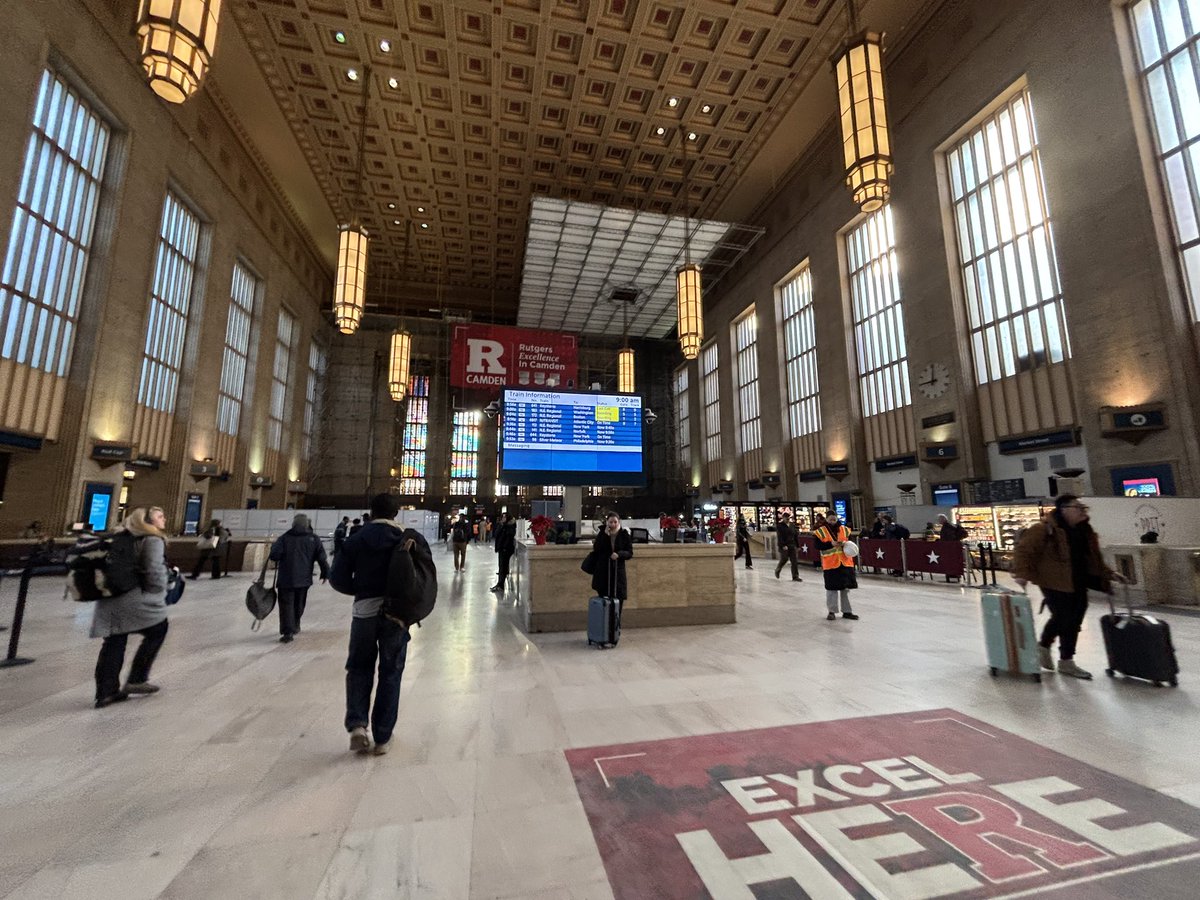 north0fnorth's tweet photo. you can still find beautiful great halls/concourses in other cities, it’s not like grand central is the only nice old train station left in the country 

(chicago, dc, philly) https://t.co/DDt8r164jI