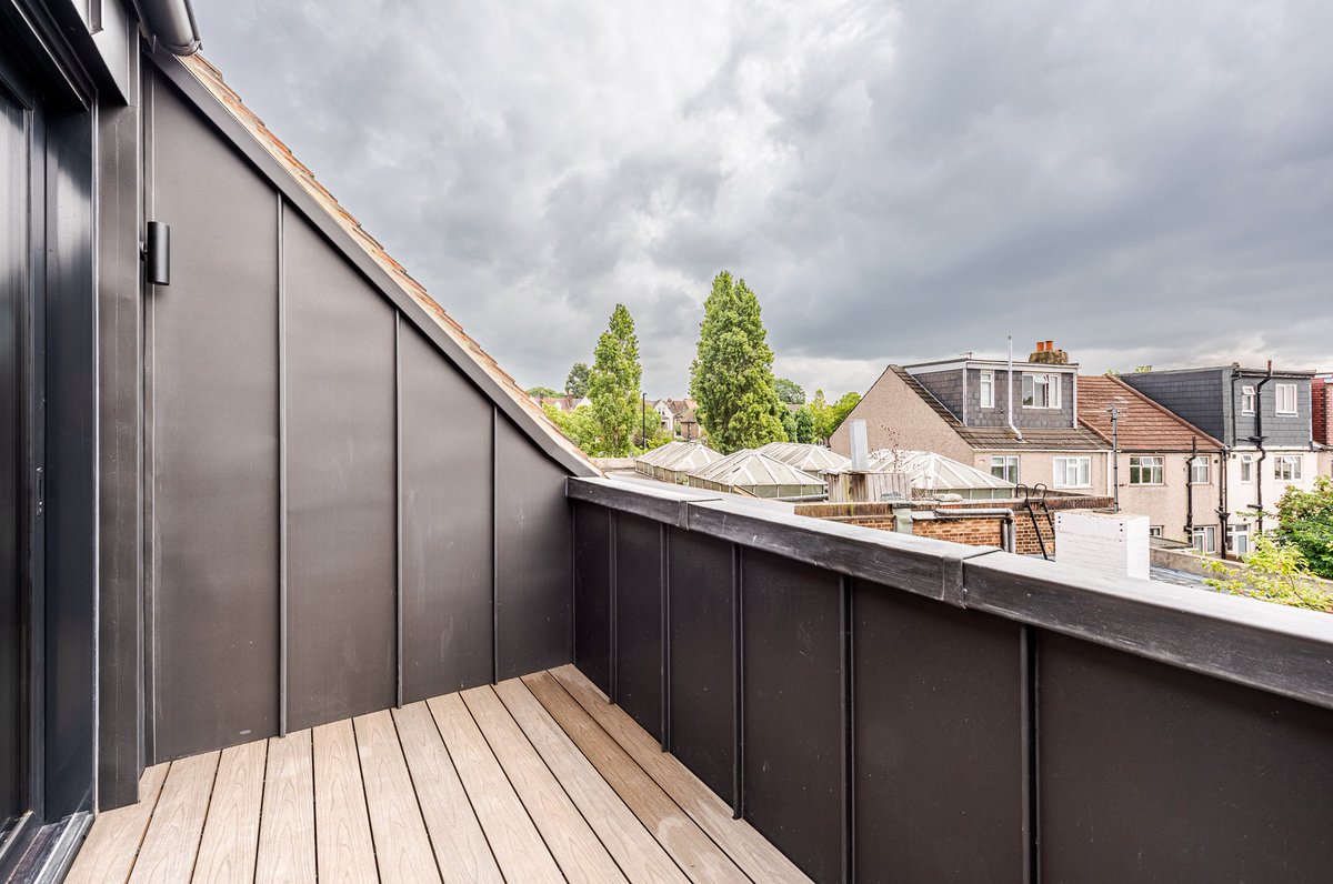 A stunning three-bedroom split-level flat arranged over 1400 SqFt, boasting some unique architectural elements of the old church. 

Guide Price: £800,000

If you’d like to arrange a viewing, please do get in touch

T| 020 7498 8600
E| info@noble-estates.co.uk