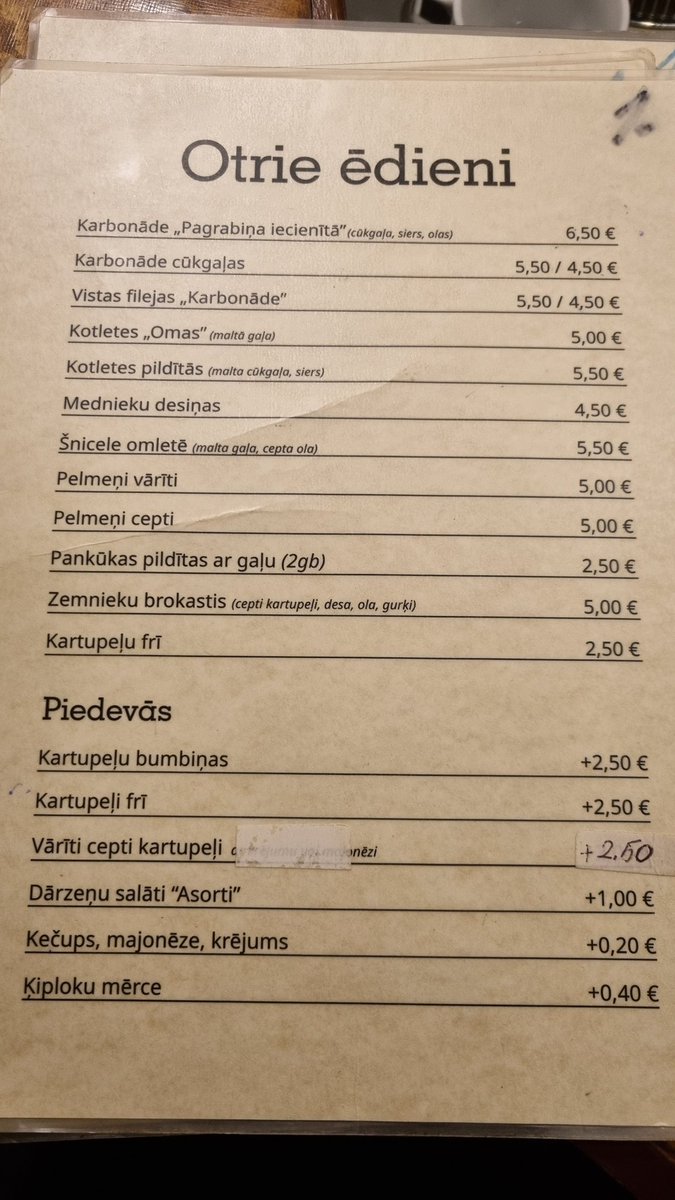 Leģendāra vietiņa Rendā – “Abavas Pagrabiņš”!
Noteikti iesaku apciemot viesmīlīgo saimnieku Andri, kurš allaž sagaida ar siltu smaidu un labu vārdu.
Starp citu – rīt viņam svētki: 75. dzimšanas diena!