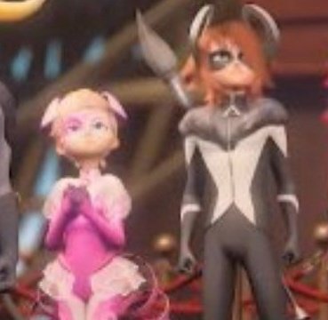 adrianbugx's tweet image. O tamanho do Caprikid do lado da Pigella.