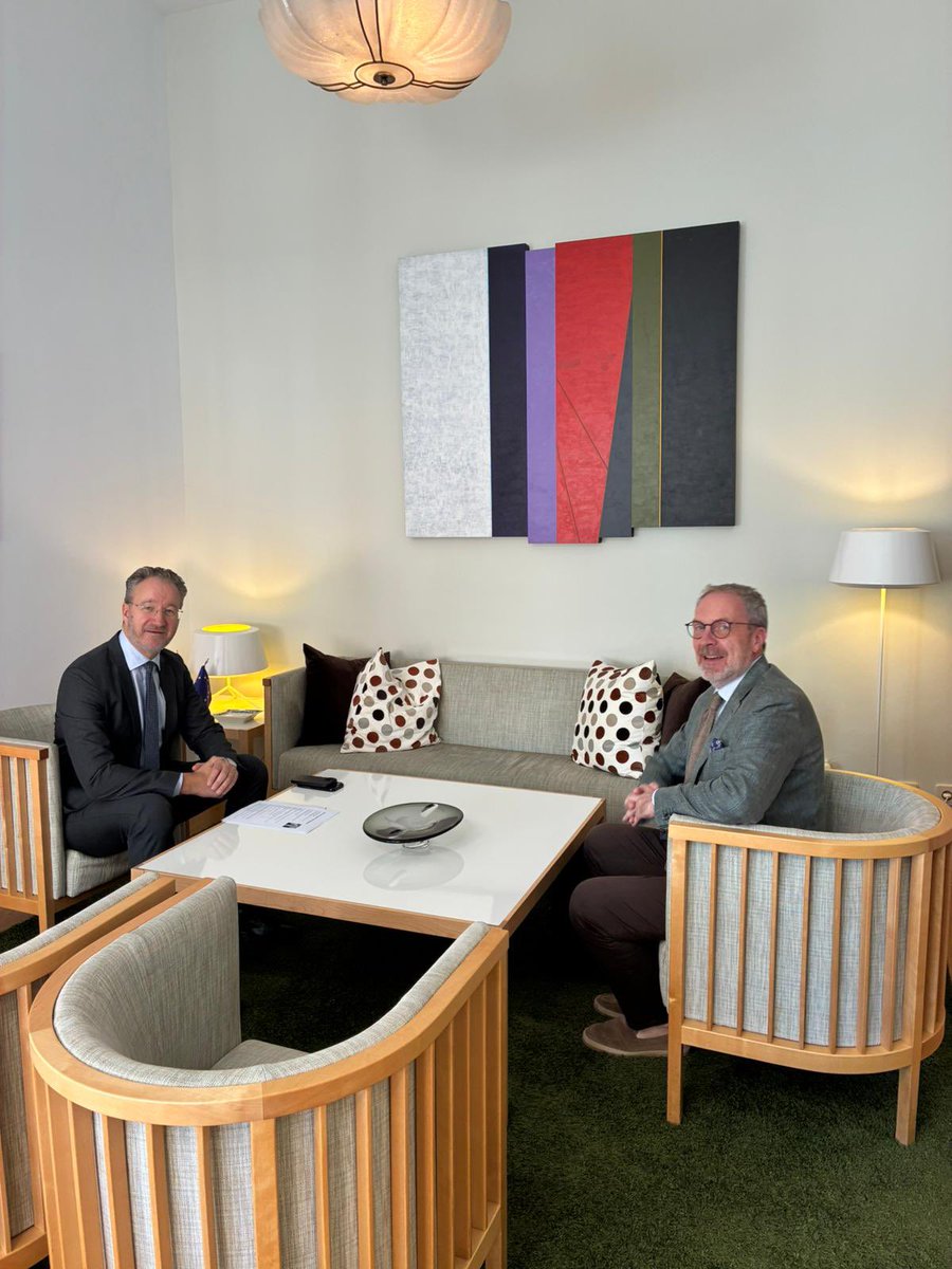 Esta semana me he reunido con el Embajador de Islandia en España, Kristján Andri Stefánsson. Felices de tener a otro socio nórdico en Madrid y fortalecer aún más nuestra colaboración!  Bienvenido al equipo 🇳🇴🇫🇮🇩🇰🇮🇸🇸🇪