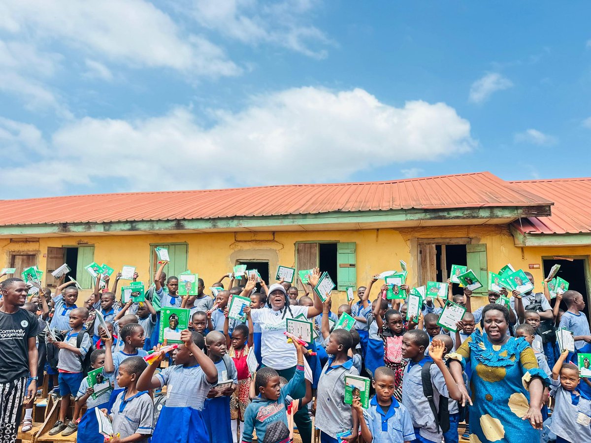 PCEOSWofficial's tweet photo. A new page and a fresh start for the pupils of Iloro Community Primary School, Akure. From receiving exercise books to new sandals and socks, the Back-to-School Outreach brought smiles and renewed hope to young learners. https://t.co/3IKCNRNoiD