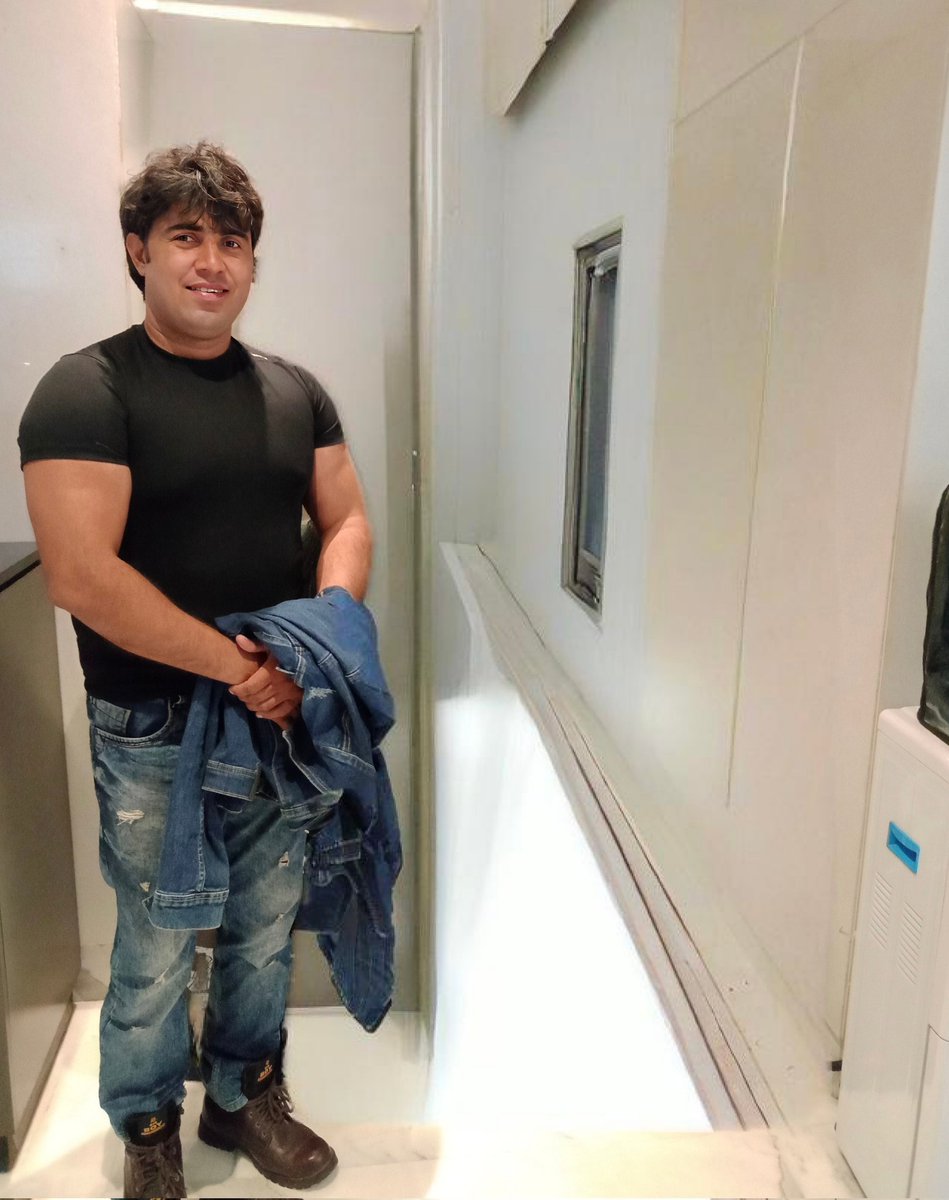Sandeep84301587's tweet image. ✨💐
**“कल मेरे जन्मदिन पर इंस्टाग्राम, फेसबुक, व्हाट्सएप, ट्विटर (X), टेलीग्राम, स्नैपचैट, कॉल और पर्सनली मिलकर ढेर सारा प्यार और शुभकामनाएं देने वाले आप सभी का दिल से धन्यवाद 🙏❤️

आपके हर एक मैसेज, कॉल और प्यार ने मेरा दिन बेहद खास बना दिया।
आपके आशीर्वाद और साथ के बिना यह…