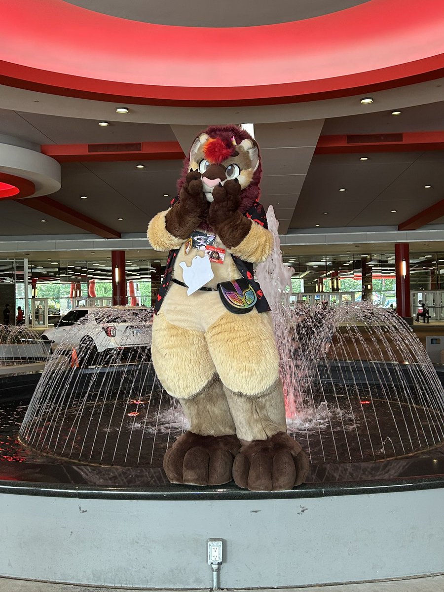 MFF time! Wait… it is MFF time right?! Where is everyone?
#FursuitFriday