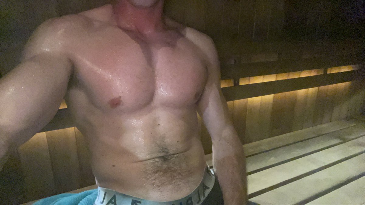 🥵who wishes I got my sweaty balls out in here? 

#sweaty #sauna #horny #uncut #stud #bigdick #chest #gym #wet