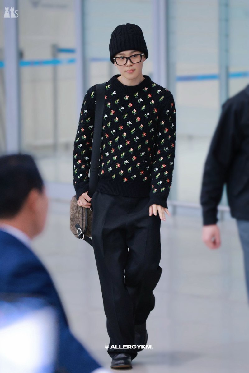 펭귄지민🐧
오랜만이야ㅜ 졸귕⛇