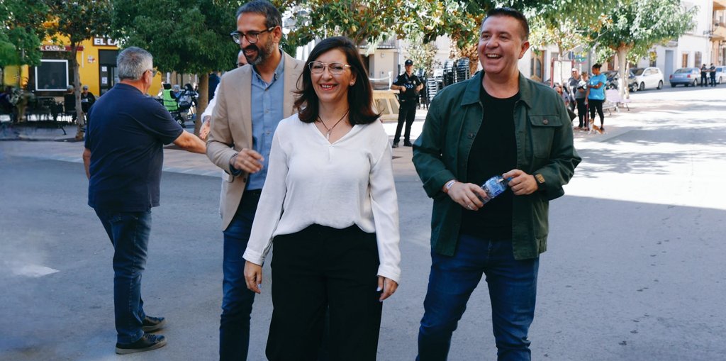 PSOE Albacete (@psoealbacete) on Twitter photo 🔴 ¡#Tobarra abre una nueva etapa!
El Pleno aprueba la moción de censura, proclamando alcaldesa a Estefanía Escribano✊🏼🌹
Una alianza de gobierno para 👉🏼dar soluciones reales a las preocupaciones reales
"Política útil", como ha resaltado <a href="/santicenizate/">santi cabañero</a>
n9.cl/y5kjs 🔴 ¡#Tobarra abre una nueva etapa!
El Pleno aprueba la moción de censura, proclamando alcaldesa a Estefanía Escribano✊🏼🌹
Una alianza de gobierno para 👉🏼dar soluciones reales a las preocupaciones reales
"Política útil", como ha resaltado <a href="/santicenizate/">santi cabañero</a>
n9.cl/y5kjs
