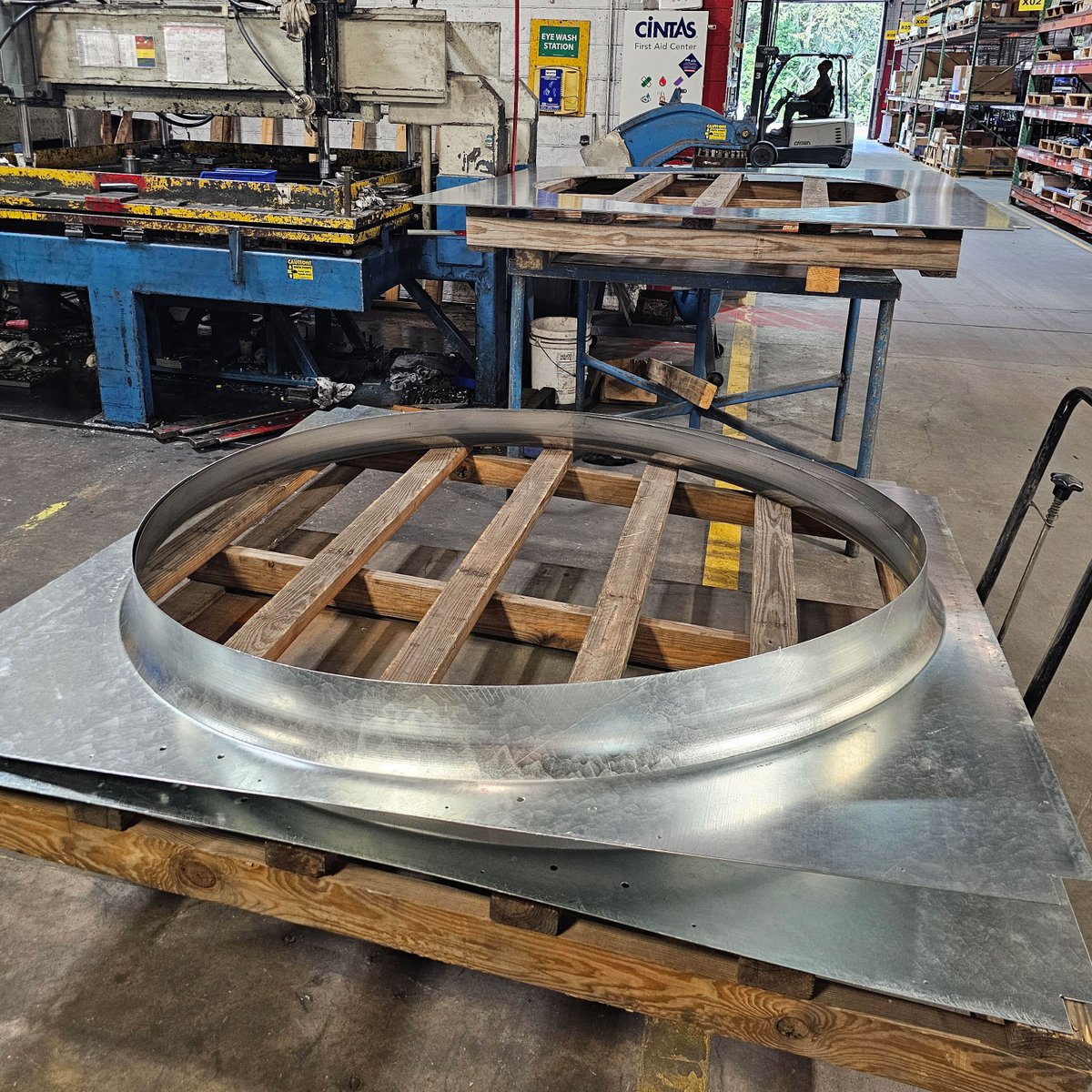 Happy #ManufacturingDay!

Today we’re highlighting our spinners developed by our skilled team. Our DENN machine molds most parts, while our unique “in-air” spinner forms without a mold, faster, economical, and customizable. We’re so proud of their #teamwork and dedication.