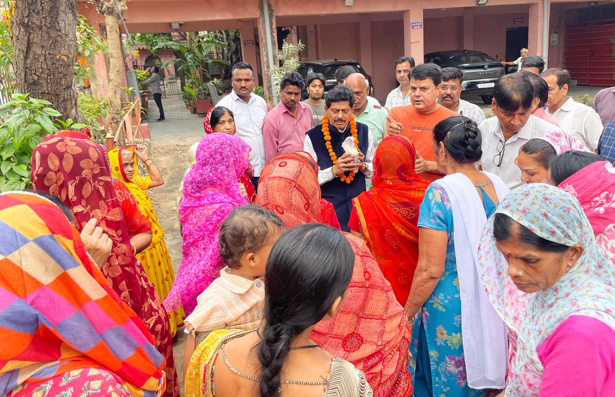 Dr. Gopal Sharma (@drgopal_sharma) on Twitter photo नंदपुरी स्थित संकट मोचन हनुमान मंदिर में पेयजल आपूर्ति से संबंधित शिकायत प्राप्त होने पर निरीक्षण किया और संबंधित अधिकारियों को मौके पर बुलाकर यथाशीघ्र समाधान के लिए निर्देशित किया।
#GopalSharma #thankogopal #थांको_गोपाल #CivilLines नंदपुरी स्थित संकट मोचन हनुमान मंदिर में पेयजल आपूर्ति से संबंधित शिकायत प्राप्त होने पर निरीक्षण किया और संबंधित अधिकारियों को मौके पर बुलाकर यथाशीघ्र समाधान के लिए निर्देशित किया।
#GopalSharma #thankogopal #थांको_गोपाल #CivilLines