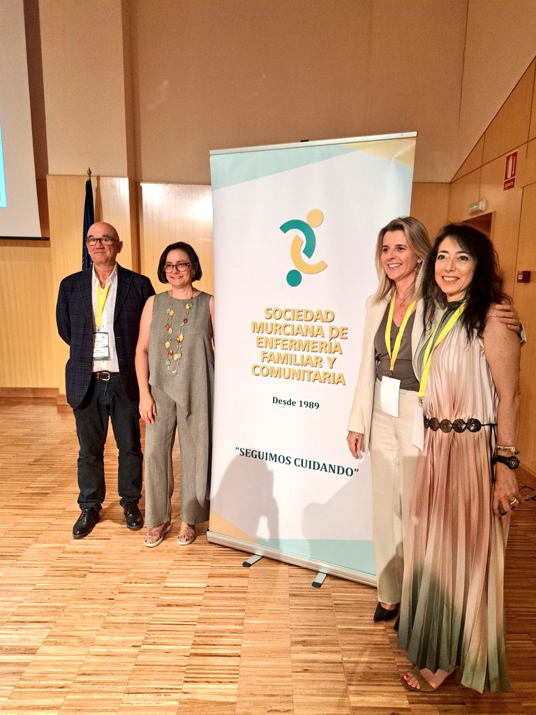 <a href="/coemur/">Enfermeras Región de Murcia</a> <a href="/faecap/">FAECAP +S</a> <a href="/umuenfermeria/">Facultad de Enfermería. Universidad de Murcia</a> <a href="/Area9VegaAlta/">Área IX Vega Alta</a> <a href="/Murciasalud/">Murciasalud</a> <a href="/sanidadgob/">Ministerio de Sanidad</a> <a href="/CGEnfermeria/">Consejo General de Enfermería</a> <a href="/UMU/">Universidad Murcia</a> <a href="/EstherNietoG/">Esther Nieto Garcia</a> <a href="/semap_/">SEMAP</a> <a href="/CentroSocialUMU/">Centro Social UMU</a> <a href="/eabadcorpa/">Eva Abad Corpa</a> <a href="/Investenisciii/">Investén-isciii</a> <a href="/IMIB_RMurcia/">Instituto Murciano de Investigación Biosanitaria</a> Magnífica mesa del #CONGRESOSEAPREMUR que ha visibilizado la lucha enfermera por conseguir el desarrollo de las Competencias de la Enfermería Familiar y Comunitaria
✅️GRACIAS a ponentes y moderadora y auditorio por sus reflexiones 
#SEAPREMUR25 
<a href="/umuenfermeria/">Facultad de Enfermería. Universidad de Murcia</a> <a href="/faecap/">FAECAP +S</a> <a href="/coemur/">Enfermeras Región de Murcia</a>