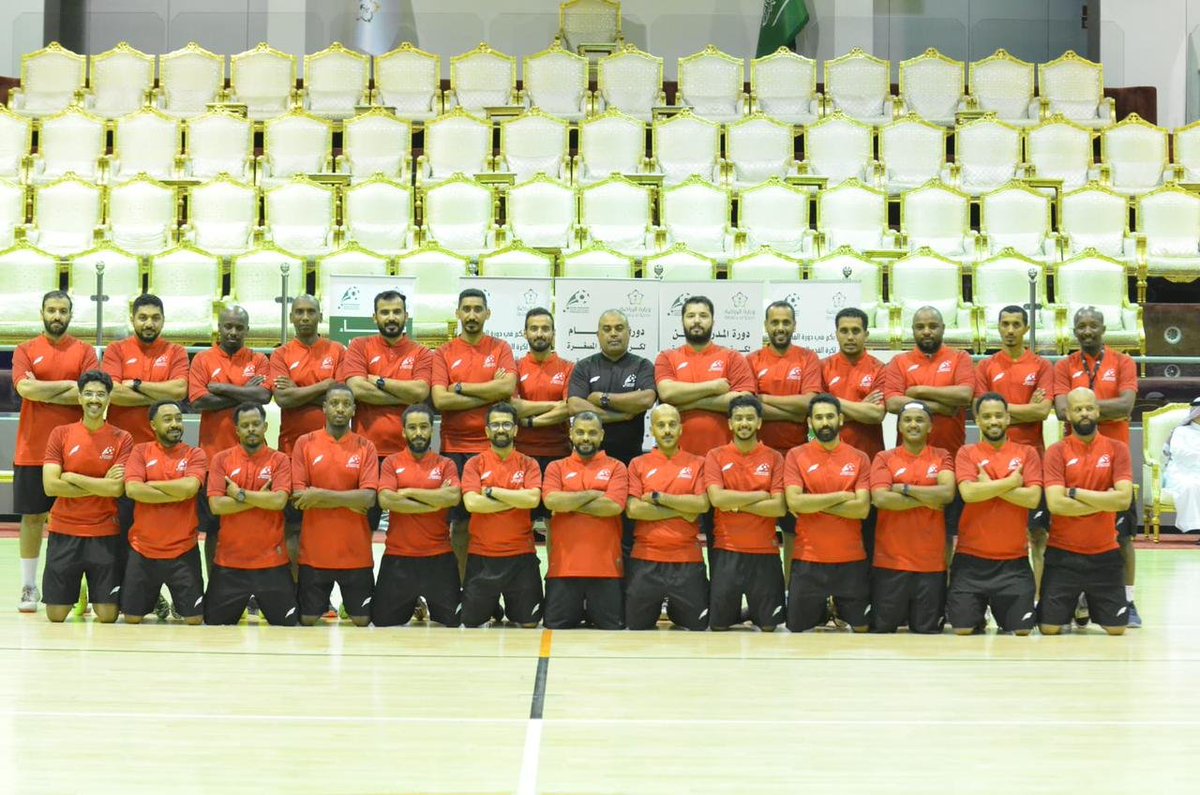 #صحيفة_الكاس
اختتام دورة المدربين لكرة القدم المصغرة بالمنطقة الشرقية وسط حضور لافت -  al-kas.com/148525/