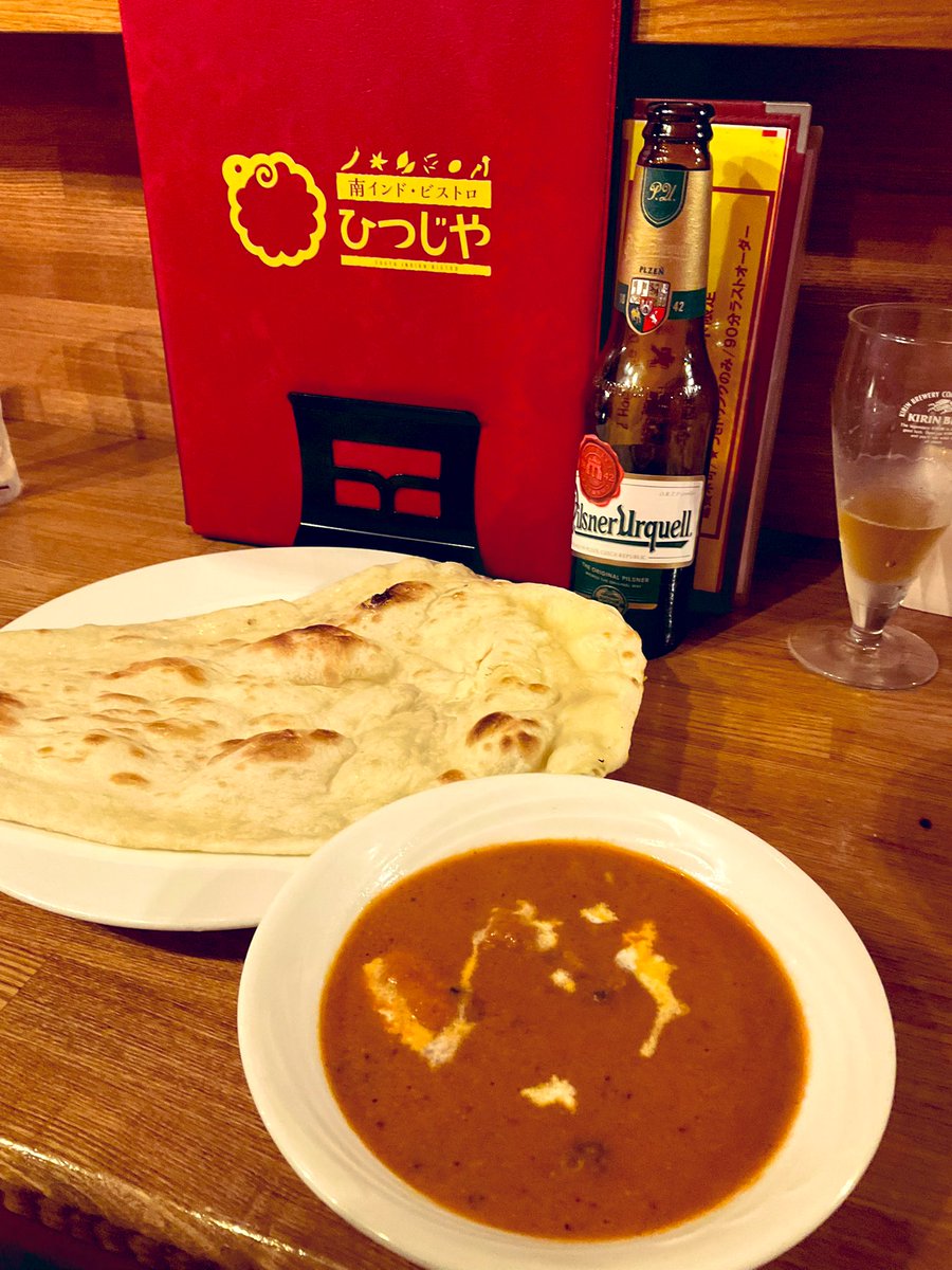 金曜日なのでカレーです
上司不在となった現場に、以前の炎上案件で死線を潜り抜けた元同僚が配属
未だに金曜にカレー食べてんのって言われつつも、とりあえずカレーで乾杯！羊の胃袋スパイス炒めはお酒もすすむぅ
〆はバターチキン✨
今度は日付変わる前に帰りたいねって誓い合う！
#カレーはFRIDAY