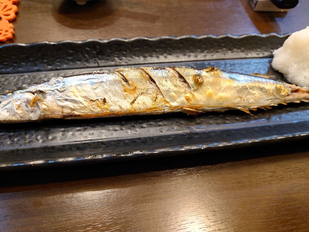nPLqVdmdFMnuGDd's tweet photo. いつものところ
れいんぼう@中神駅

とんかつ
&amp;白飯（小）
&amp;具だくさん味噌汁
秋刀魚は人の注文🤭

とりあえず、熱いうちに
食べましょ😁 https://t.co/EyPweEN80b