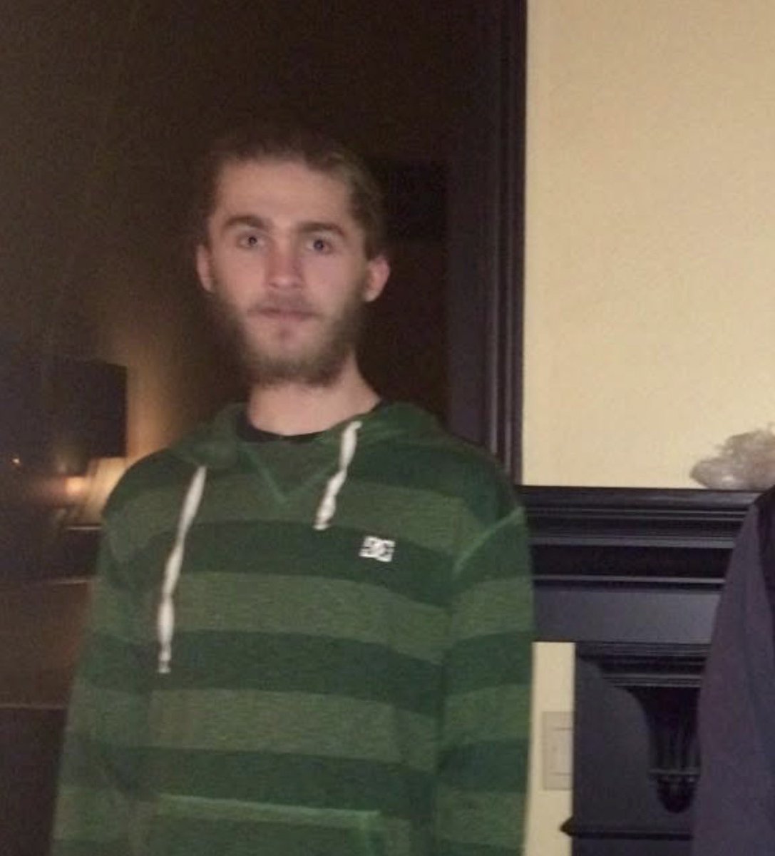 clustershots's tweet photo. @nickshirleyy His name is Chandler Patey from Wilsonville Oregon. https://t.co/EZzrzVgJag