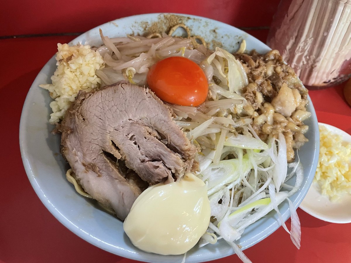 w_monkeysheep's tweet photo. 西新井大師 #富士丸
9/22 釜たま 麺普通 カタメ ニンニク多め アブラ マヨ https://t.co/yK24AjmrJw