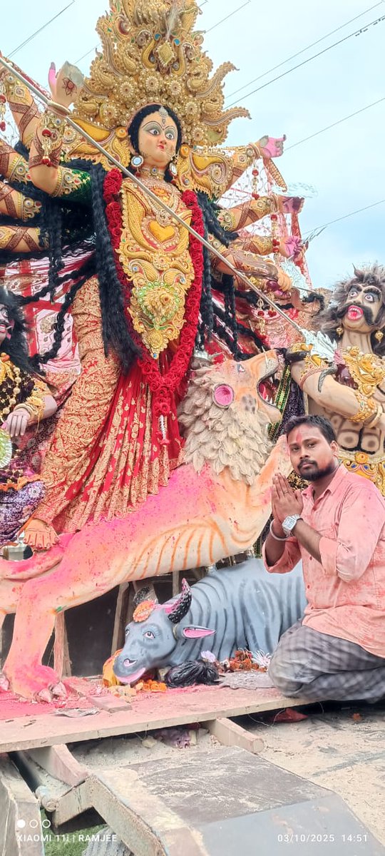 NitishPradhanJe's tweet image. श्री सर्वदेवमयि माता मंदिर #जयनगर मां दुर्गा का मूर्ति विसर्जन में शामिल होते हुए जयनगर शहर के प्रबुद्ध जनों के साथ प्रेम से बोलो जय माता दी 🙏 #NitishPradhan #Jaynagar #Jainagar
