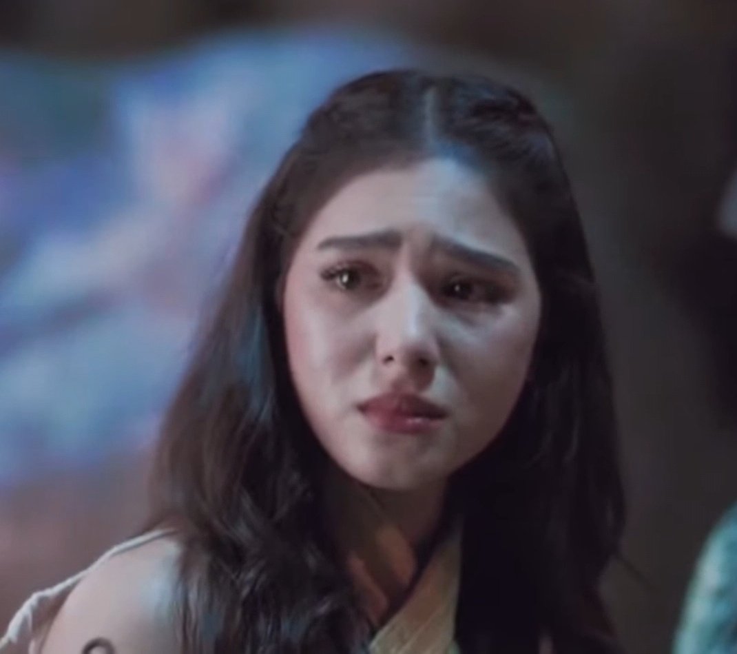 Pareho talaga sila beh, look at their expressions, the eyes, the kilayyy. 

Mag nanay in my mind talaga sila. Deia and Amihan 💙🥹🩵

#SanggrePassingOfGems