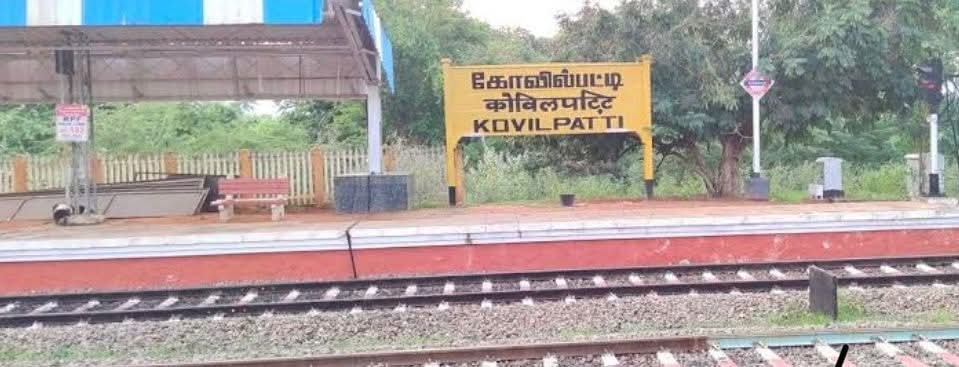 duraivaikooffl's tweet image. கோவில்பட்டியில் வந்தே பாரத் தொடர்வண்டி நின்று செல்லும் என ரயில்வே துறை அறிவிப்பு..! 

மறுமலர்ச்சி திமுகவின் தொடர் முயற்சிகளுக்கு கிடைத்த வெற்றி..! 

தூத்துக்குடி மாவட்டத்தில் வளர்ந்து வரும் வர்த்தக நகரமாக விளங்குகின்ற கோவில்பட்டியில் சென்னை - நெல்லை வந்தே பாரத் தொடர்வண்டி நின்று…