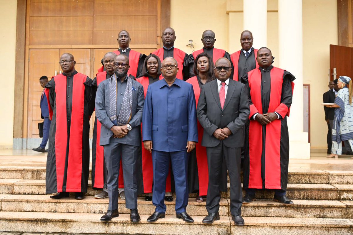 USEmbalo's tweet photo. J'ai présidé, ce matin au Palais de Justice, la cérémonie de prestation de serment des nouveaux procureurs généraux. C’est une étape cruciale dans le renforcement de notre système judiciaire et témoigne de notre engagement envers la justice et notre lutte contre la corruption. https://t.co/mjvfxBHxg8