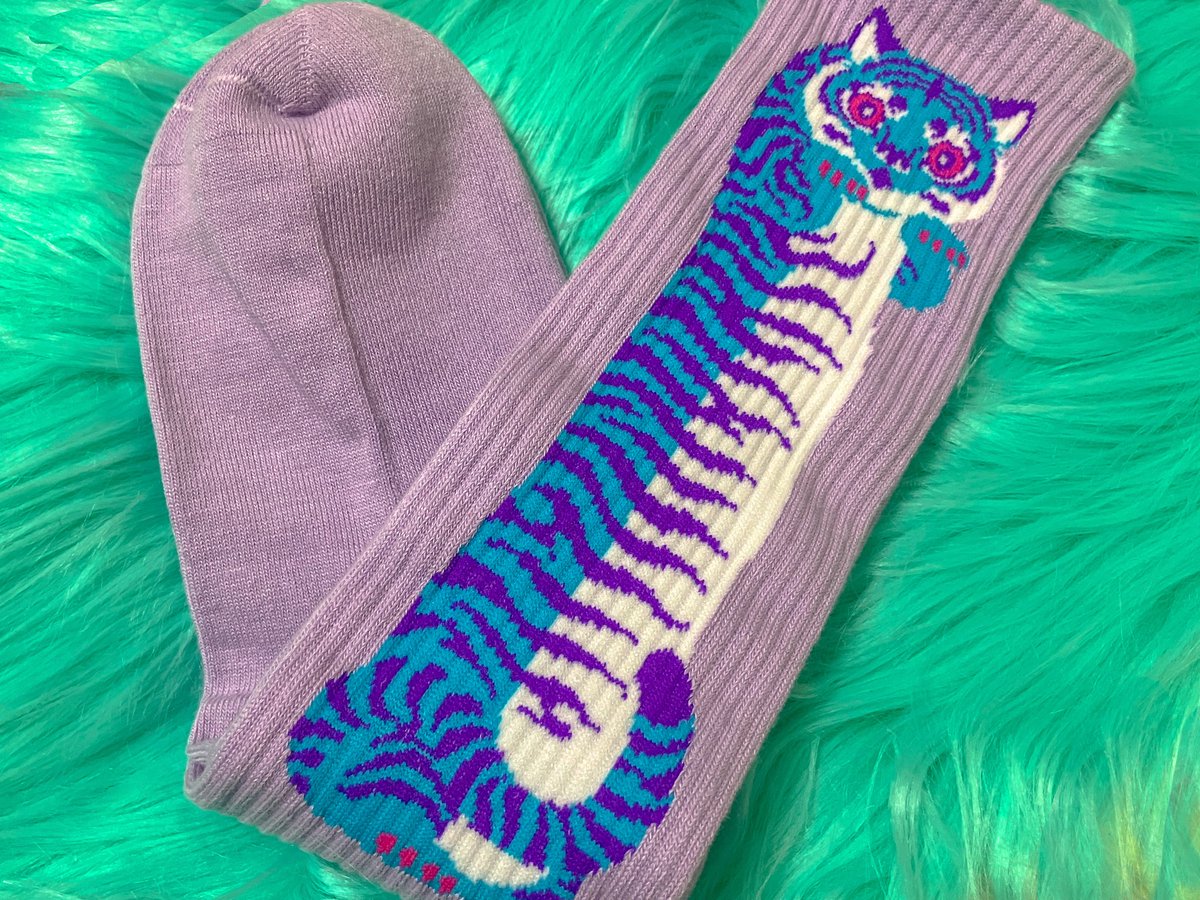 sabineon468's tweet image. デザフェスに向けて虎柄ハイソックスを作ってみたのですが…最高‼︎これは可愛すぎる‼︎