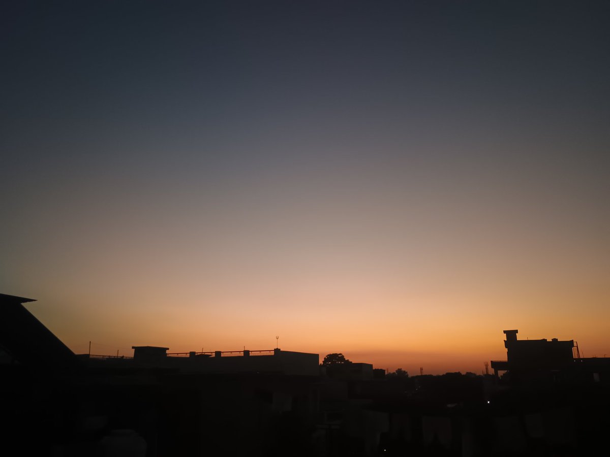 todaytonight360's tweet photo. @Achchheebaaten @ChhotiKavita @Aarzaai_Ishq @SahityaSathi @sahityasrijan @sahitya_tak @poetry_in_ @Lokpanktiyan @khamosh_kalam @umda_panktiyaan @prashnt_chandel https://t.co/V7CB6FeXfS