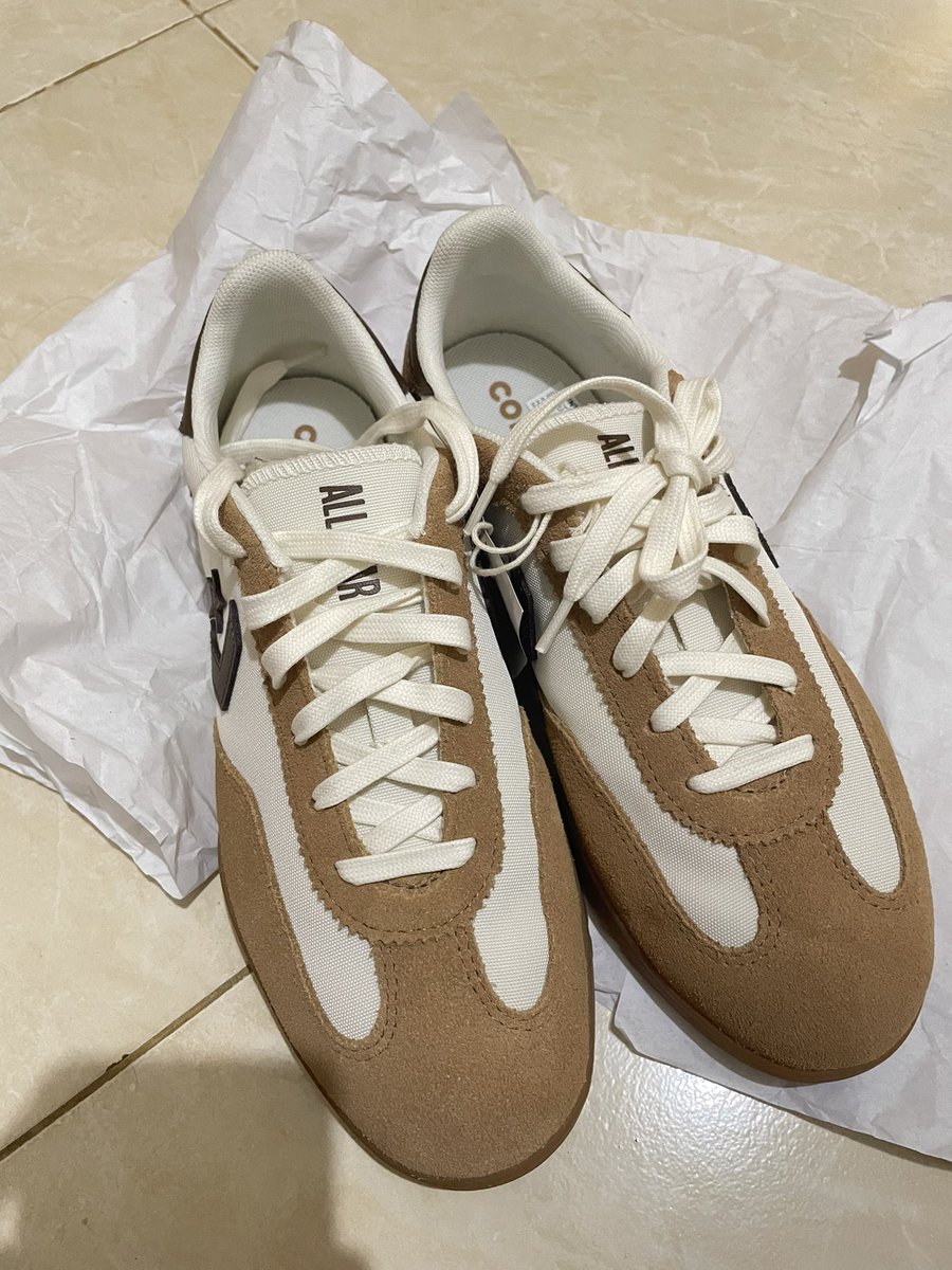 pinalpin__'s tweet photo. temen-temen WTS (want to sell)  converse run star trainer rst

size 39/ 24.5 cm
warna coklat. cakep pooll
minat dm yah

#zonauang #dijual #wts #converse #rst https://t.co/eCM8zAWx6c