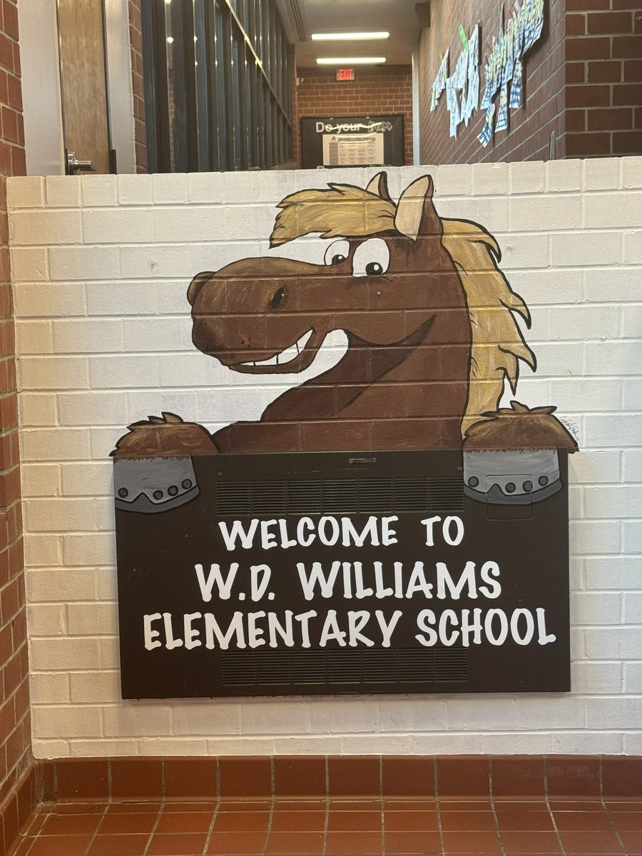 Dr_Rob_Jackson's tweet image. It is always a great day in the Swannanoa Valley when I get to visit W. D. Williams Elementary School! #WDIsThePlaceToBe #LeadTheClimb