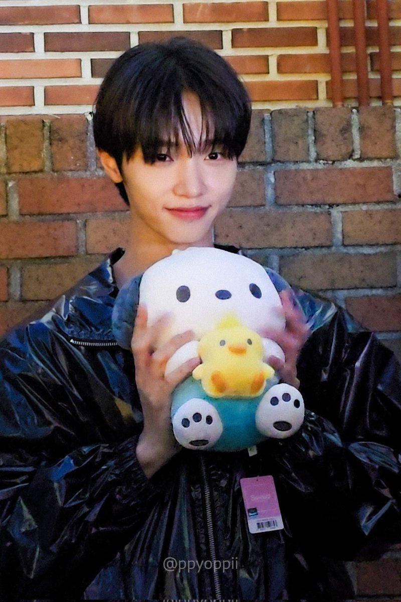 ppyoppii's tweet photo. 251003 써니텐 퇴근길

뾰차코🩵🐣

#손동표 #동표 #DONGPYO #ドンピョ https://t.co/FZseL6q1Xn