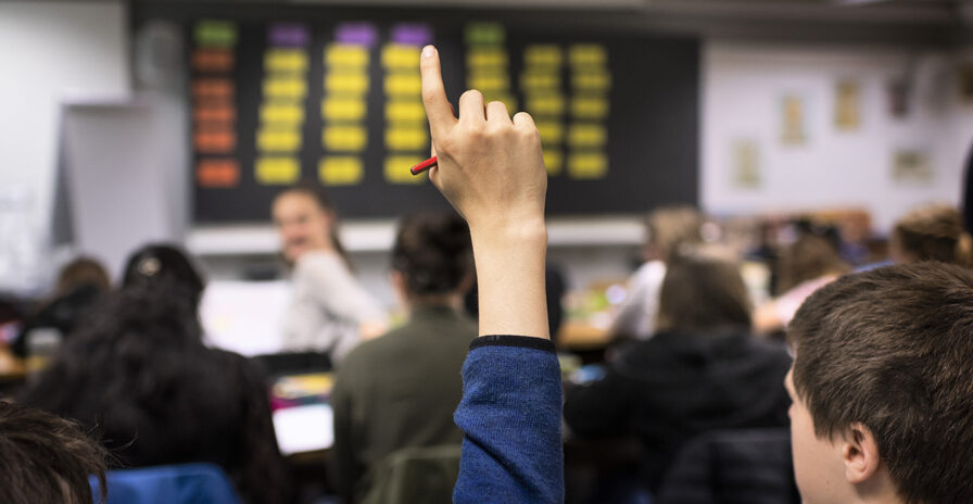 Die Schweizer #Berufsbildung – ein Erfolgsmodell. Wie kann sie auch in Zukunft gute Fachkräfte ausbilden und Jugendliche in den Arbeitsmarkt integrieren? 

Das Staatssekretariat für Bildung, Forschung und Innovation will es herausfinden: 
👉dievolkswirtschaft.ch/de/?p=213953&v

<a href="/SBFI_CH/">SBFI SEFRI SERI</a>