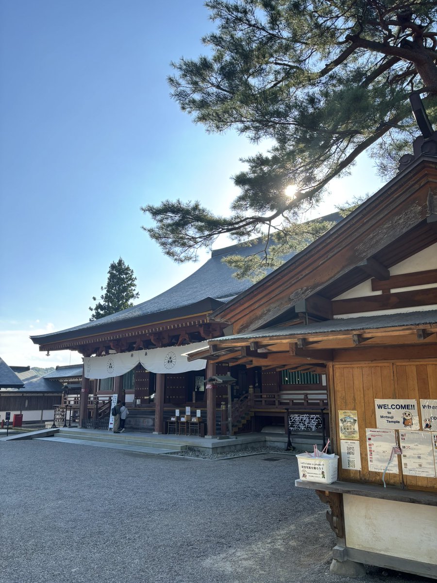 a_sha176's tweet photo. 本日、念願の中尊寺に行ってきました。

黄金の国　ジパングを知らしめたのがこの地の事であったとか｡

金色堂も素晴らしかった😀

#一人旅
#中尊寺
#毛越寺 https://t.co/mSBqAFduN0