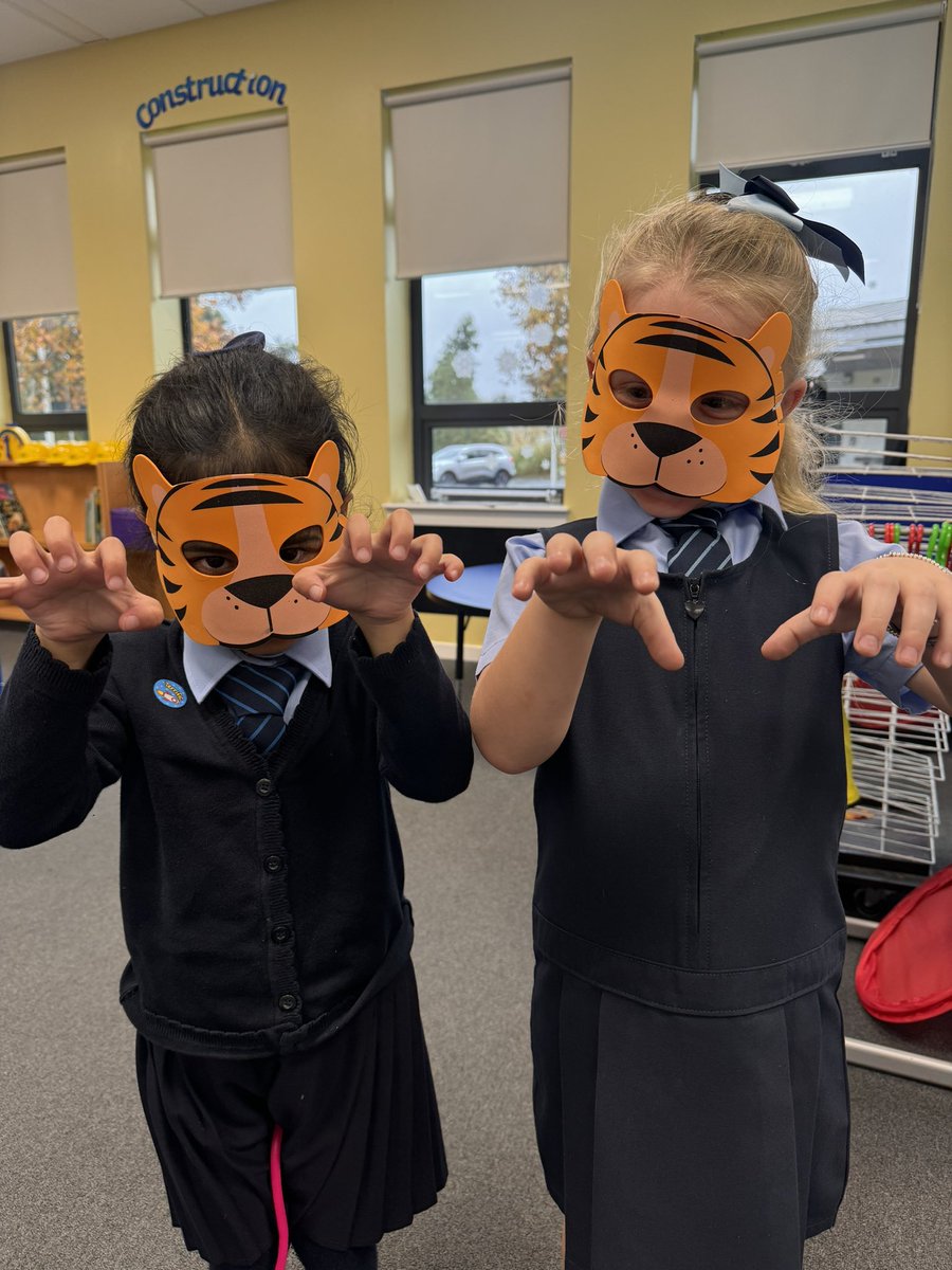 StMarysAirdrie's tweet photo. Tigers who came to Tea! #funfours #fridayfeeling https://t.co/siaml7UaGB