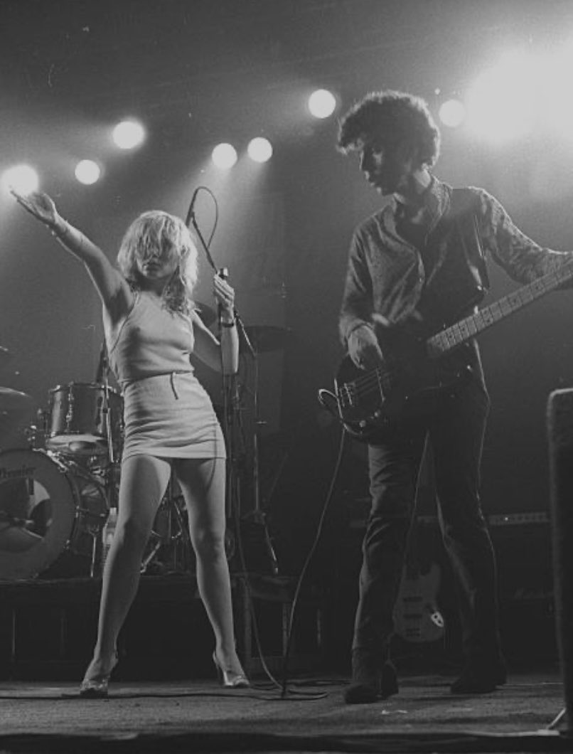 picturethis74's tweet image. Pariš 🇫🇷 (1978) 📸 Christian Rose/Roger Violet #friday