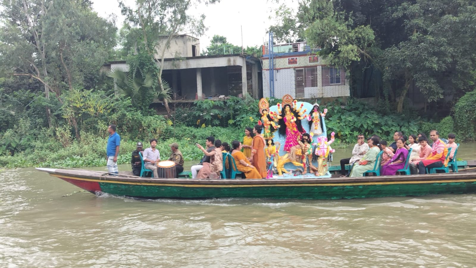 কালিহাতীতে প্রতিমা বিসর্জনের মধ্য দিয়ে সুষ্ঠু ও শান্তিপূর্ণভাবে শেষ হলো দুর্গোৎসব