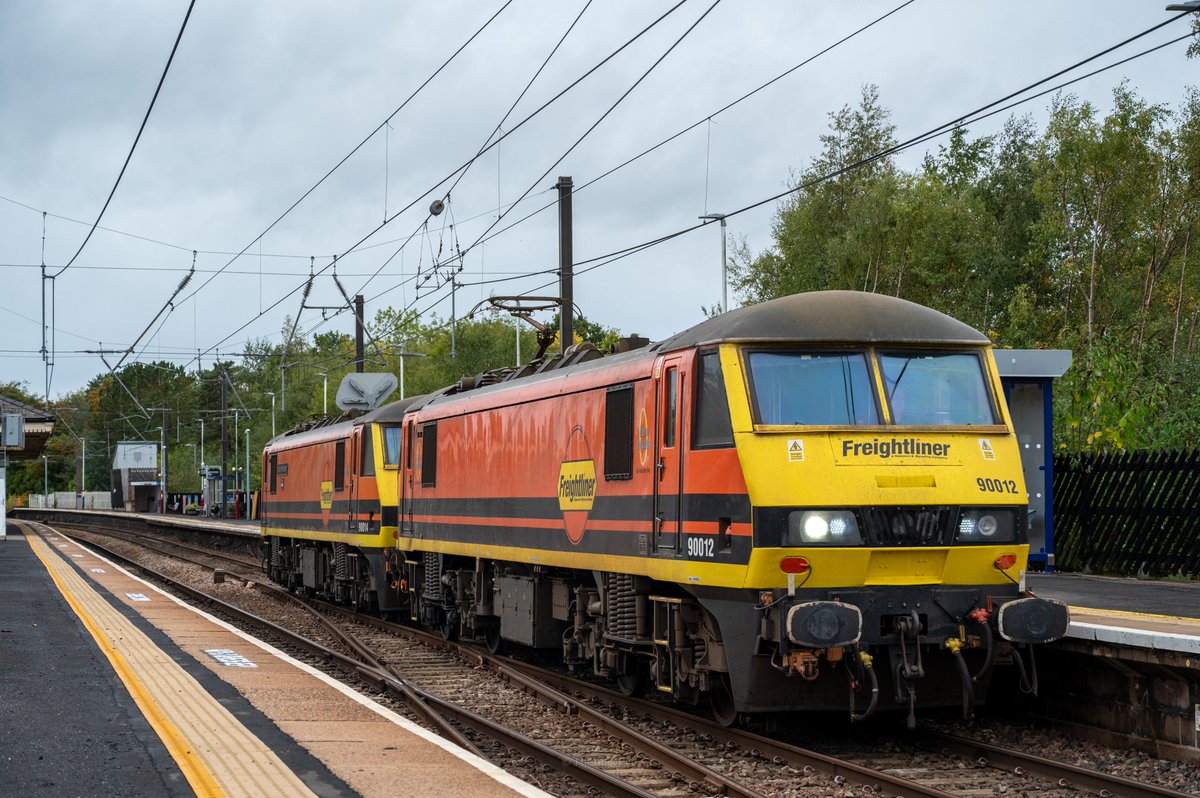 90012 and 90014 "Over the Rainbow" at Morpeth working 0S92 1123 Newcastle to Mossend Loco Holding Sdgs