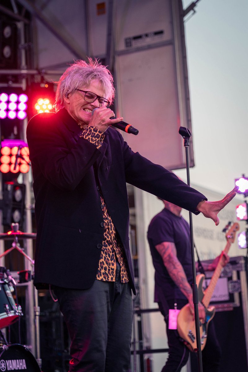 The New Gold Magic Tour starts tomorrow 🤘 Will you be joining us at the Rickshaw Theatre? 
 
#EconolineCrush #NewGoldMagicTour #LiveMusic #Concert
 
📸 by Elegant Light Photography