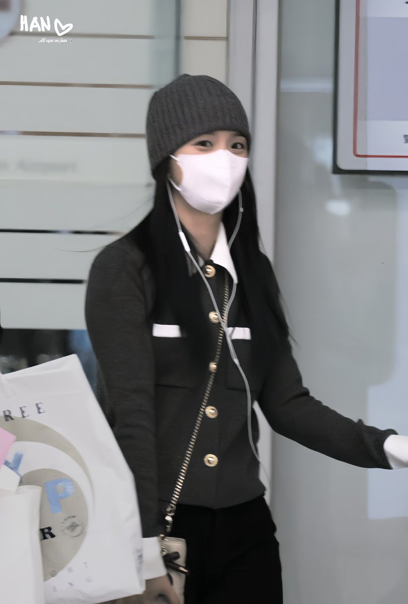 Han_haoduorou's tweet image. 20251003 IN ICN
#BLACKPINK_JISOO #BLACKPINK #JSOO @officialBLISSOO