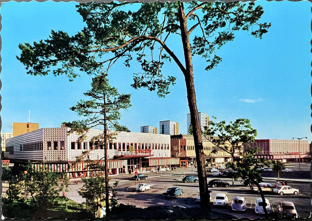 MinnsDuSverige's tweet image. Stockholm. Farsta Centrum. Kvickly (senare Domus). Pls Rtwt.