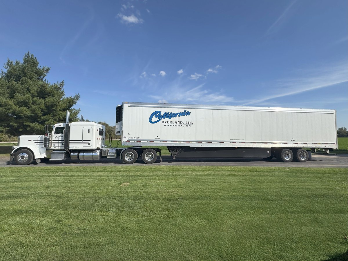 CAOverlandLtd's tweet photo. #californiaoverlandltd #ifitdontshineitaintmine #Pete #peterbilt389 #Peterbilt #Pete389 #diesel #bigrigs #bigrig #dieseltruck #trucker #18wheeler #PeterbiltPride #trucks #trucking #peterbilttrucks #peterbiltsofinstagram #peterbilttrucking #bigrig #semitruck #gearjammer #truckit https://t.co/aBgpFCBPiV