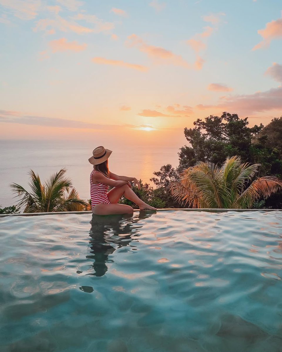 ✨ Golden hour hits different at Jungle Bay. The infinity pool at Jungle Bay Dominica is where sunsets turn into pure magic 🌅🌴 Big thanks to guest <a href="/SandyMakesSense/">Sandy ✨</a> for showing us how to soak it all in 💫