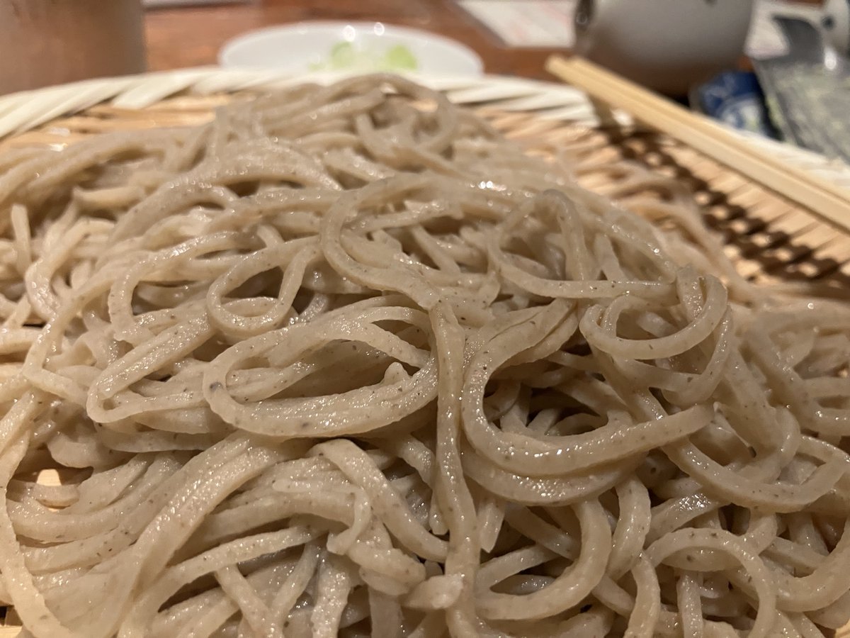 Osaka is such a nice city, finally back in JP again.
Had some zaru soba, which is heavenly simple but genuinely good - heart touched and tears dropped.

Maybe we had too much spice we forgot what true flavors are.
Jumping away from gathering hustles brings clairvoyance.

Next