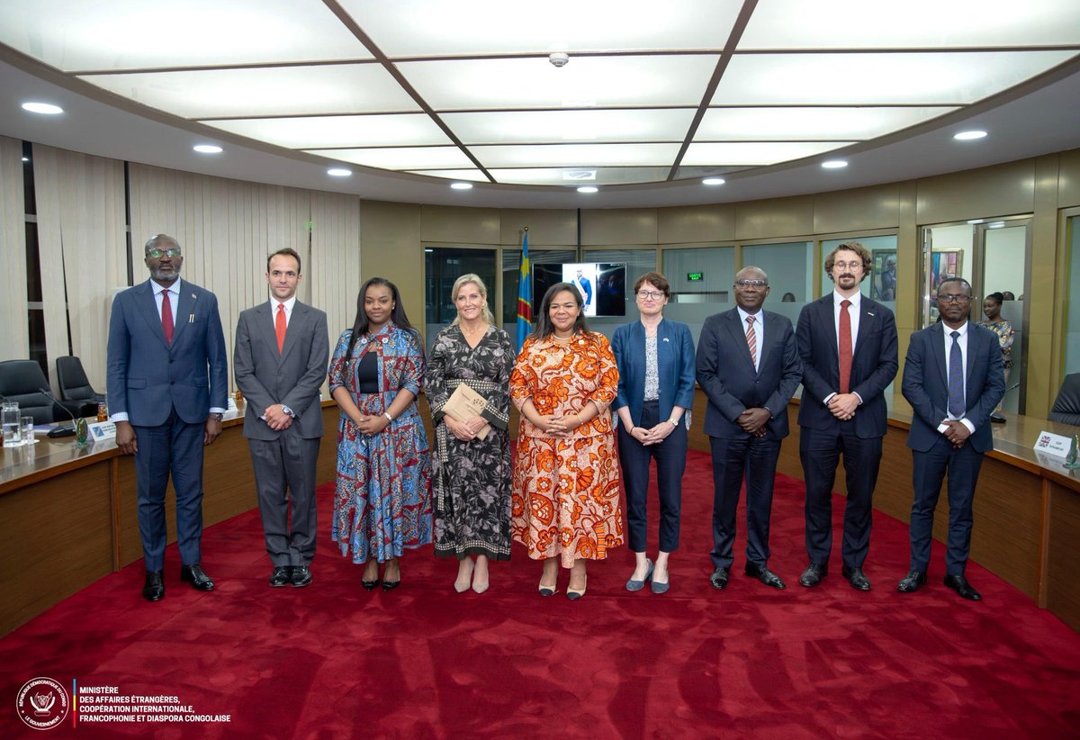 🇨🇩🤝🇬🇧 La Ministre d'État Thérèse Kayikwamba Wagner (@RDCONGOMAE) a reçu, le mardi 30 septembre 2025, Son Altesse Royale la Duchesse d'Édinburgh. Les échanges ont porté sur le processus de paix et la situation humanitaire dans l'Est de la RDC.
Son Altesse Royale a exprimé sa