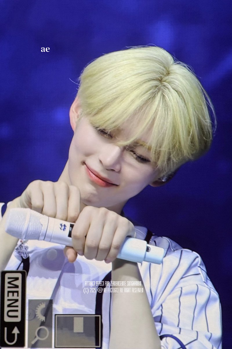 251003 HERE&amp;NOW 애교많은강아디 수고해떠요🫳
#성한빈 #SUNGHANBIN #ソンハンビン  #제로베이스원  #ZEROBASEONE  #ZB1