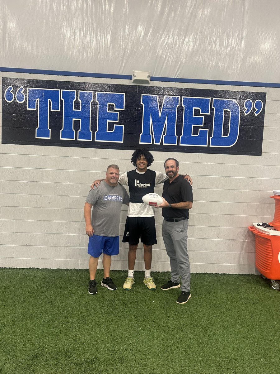 S/O to <a href="/JadenStaff08/">Jaden Stafford</a> (Jaden JBird Stafford) for being selected the Jordan Graves Farm Bureau player of the game-Hillsboro.  The Junior DE had 9 tackles, 2TFLs, and a sack.  #BDP