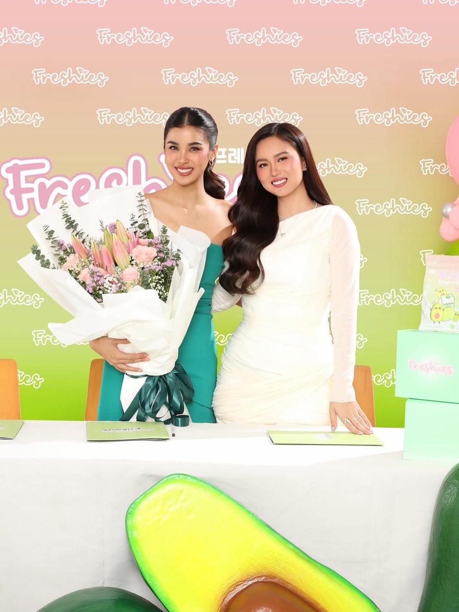 novBBq's tweet image. Grabe ang freshies. Halos lahat ng distributors ng freshies, si Shuvee ang gusto. Nagpasurvey si Ms. Acee and ang marketing team nila.

Makinig po tayo sa Space 💚